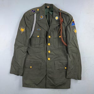 Chaqueta vintage de oficial del Ejército de EE. UU. en la Guerra de Corea, años 50, con parche de Hell Wheels blindado, talla 37R.