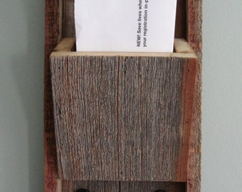 Barnwood Mail Organizer / With hooks