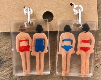 Best mates on the beach earrings