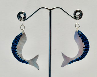 Silver Curved Mackerel Earrings.