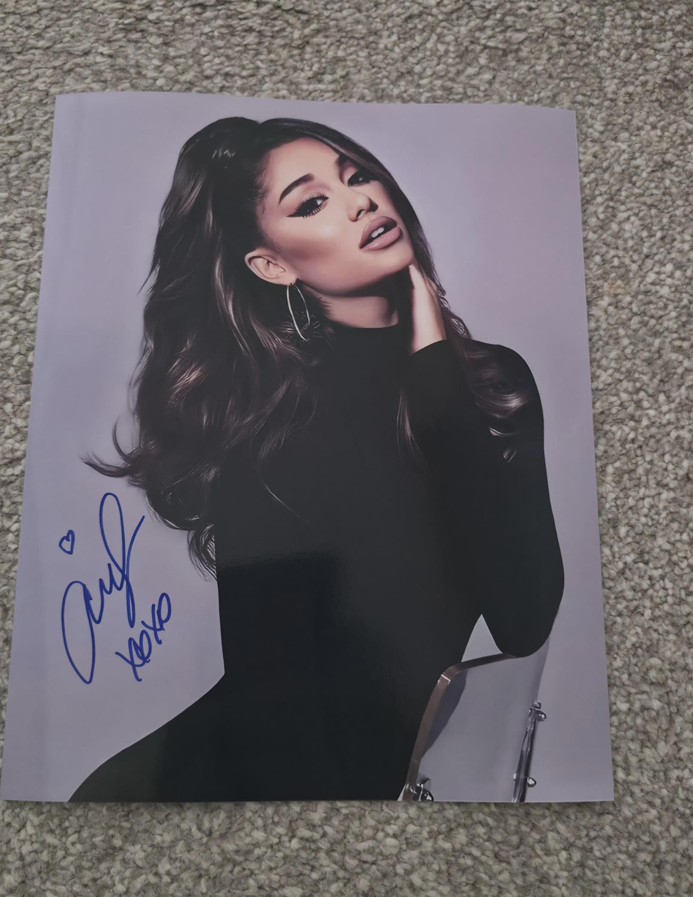 Ariana grande signed - Etsy 日本