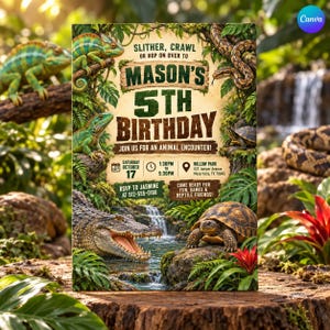 Pode incluir: Um convite de aniversário retangular com tema de selva, um crocodilo, tartarugas, cobras e camaleões. O texto diz: Slither, crawl or hop on over to Mason's 5th Birthday, join us for an animal encounter, Saturday October 17, 13:30 às 17:30, Willow Park, 527 Juniper Avenue, Mesa Vista, TX 78642, RSVP to Jasmine at 512-555-0186, come ready for fun, games and reptile friends.