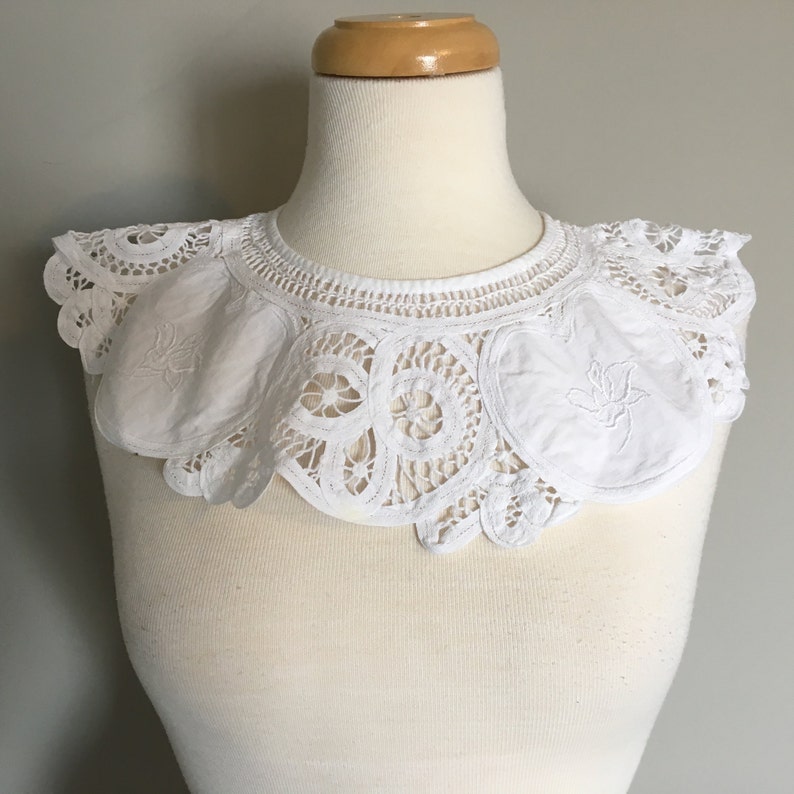 Vintage WHITE LACE COLLAR/One Size/Battenburg Lace image 3