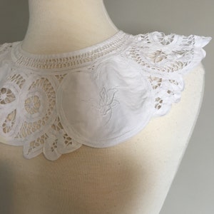 Vintage WHITE LACE COLLAR/One Size/Battenburg Lace image 4