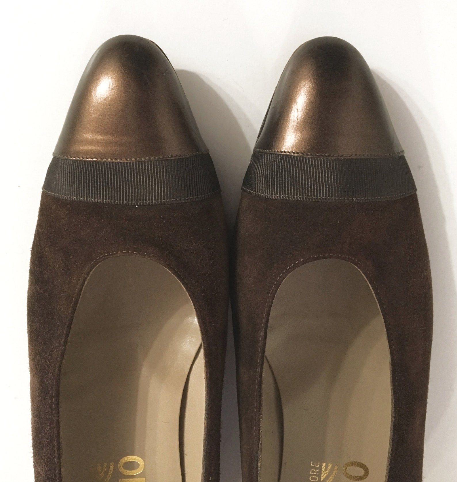 Vintage BROWN SUEDE FERRAGAMO Pumps / Size 9.5 Inches Narrow | Etsy