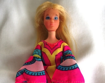 Vintage Teen Doll: 1970 Heather from &quot;The Rockflowers&quot; in Groovy / Mod Dress