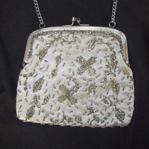 VINTAGE WALBORG SILVER BEAD EMBROIDERED EVENING PURSE WITH TWISTED