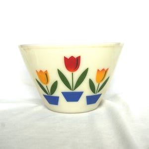 Vintage Rührschüssel / Nesting-Schüssel: Große Ivory Fire King Tulip, Spritzwasserfest, 4 Quartett, EUC 24 cm