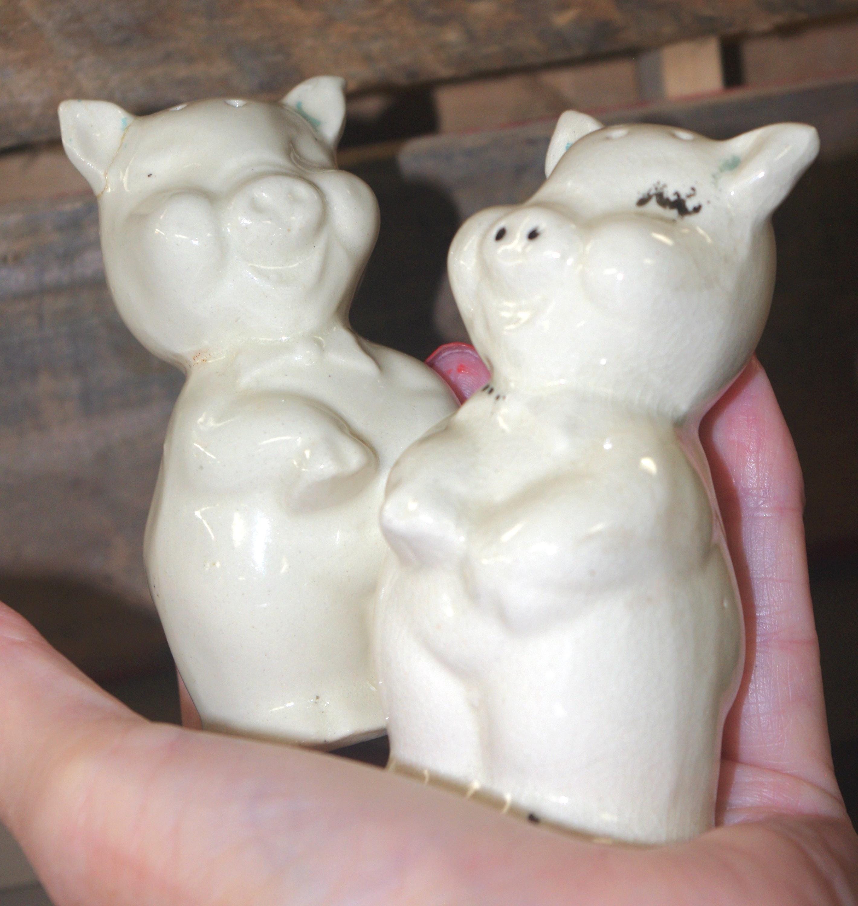 Vintage Salt & Pepper Set: Kitsch, Pigs Wearing Bow-ties