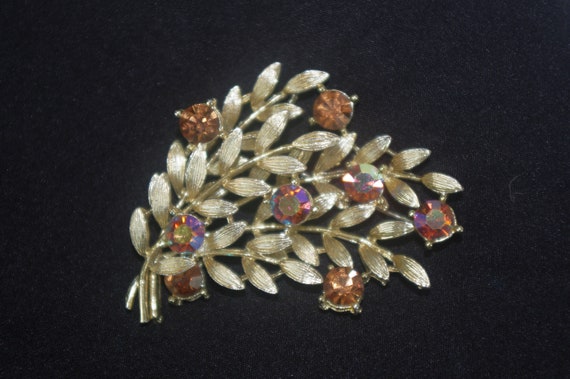 Vintage "Lisner" Brooch / Pin: Gold Leaves & Gold… - image 1