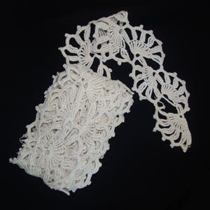 Vintage Handmade Ornate Lace Trim / Edging: Large Ivory Wave, 10&#39; 9&quot;