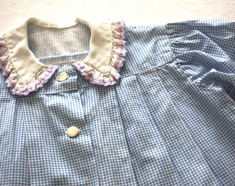 Vintage babyjurk: jaren 60, handgemaakt, blauw-witte babyruit, katoen, knoopsluiting met kraag met ruches