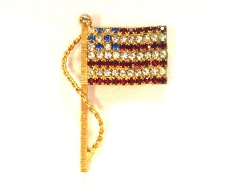 Broche vintage / Pin: Bandera de pedrería roja, blanca y azul / Patriótica / Americana