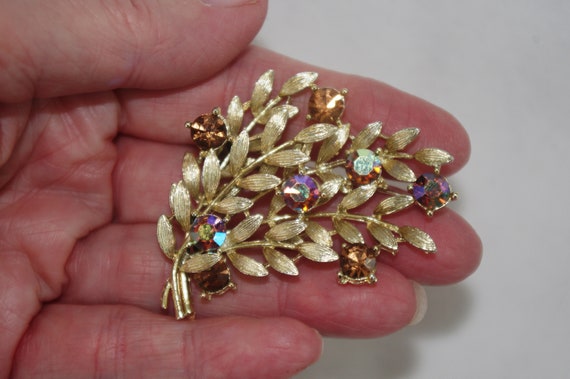 Vintage "Lisner" Brooch / Pin: Gold Leaves & Gold… - image 2