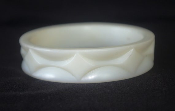 Vintage Lucite Bracelet: Bangle, White Molded Dia… - image 1