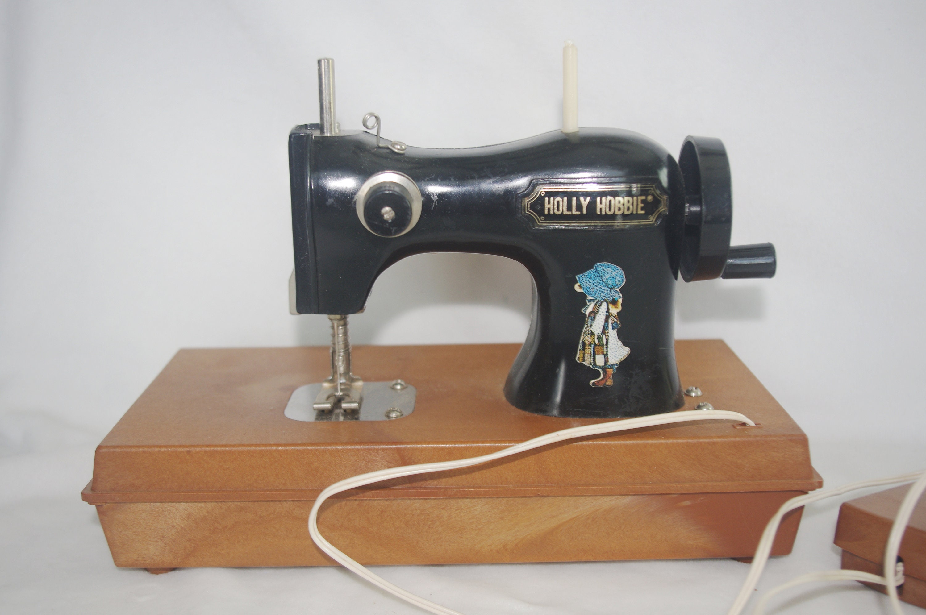 Vintage Toy / Child's / Kid's Sewing Machine: 1970s Holly Hobbie