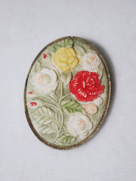 Vintage Brooch / Pin: Oval Celluloid Floral Bouque