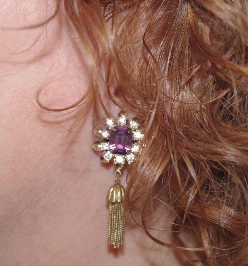 Vintage Pin Brooch Earring Set Purple /& White Rhinestone Flowers Gold Trim Screw Back Earrings