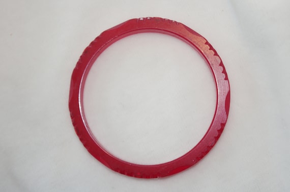 Vintage Clear Lucite Bangle: Ornate Red Carved wi… - image 2