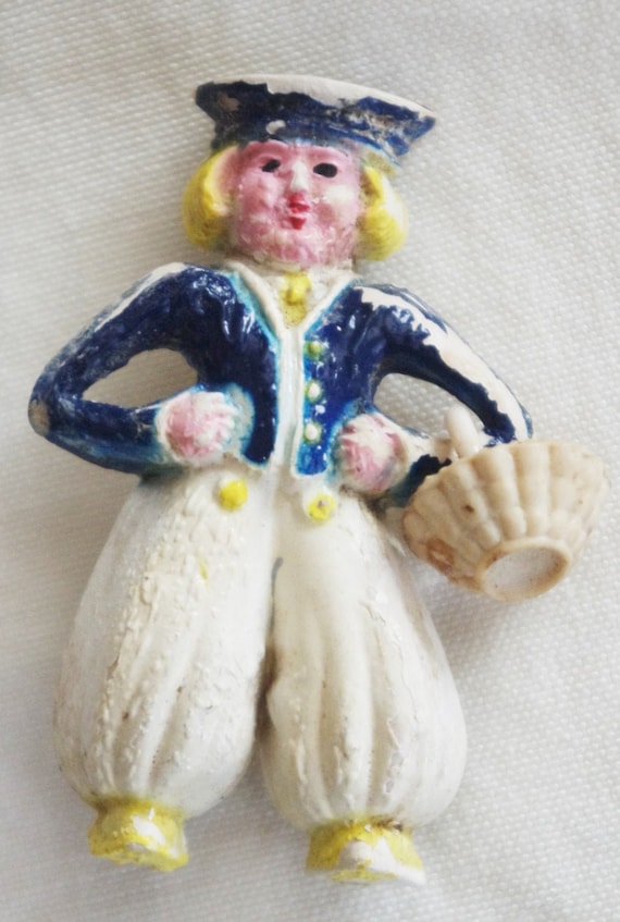 Vintage Pin / Brooch: 50s Hard Plastic, Dutch Boy 