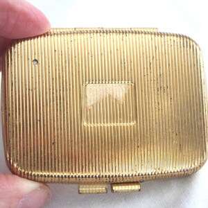 Vintage Powder Compact: 