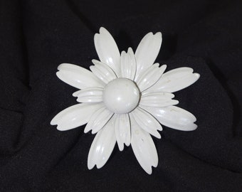 Vintage Enamel Flower Pin: Large White Daisy Mod 1970s