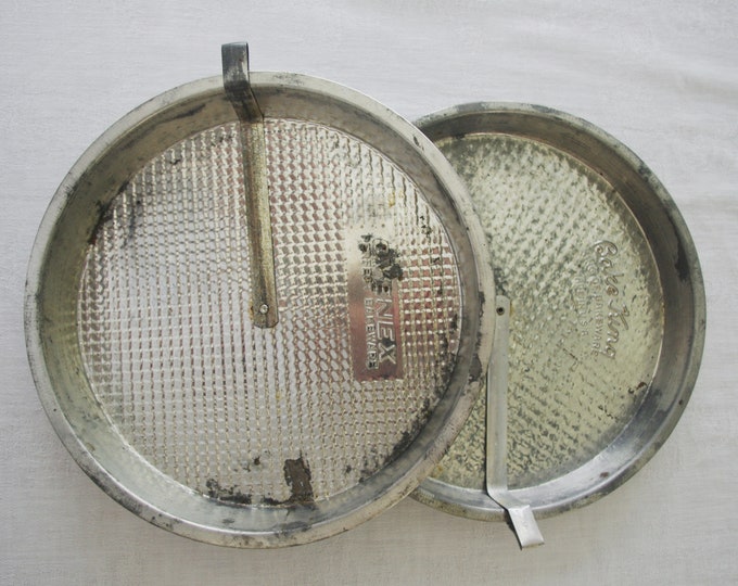 2 Vintage Aluminum Cake Pans With Loosening Arm Bake King & Etsy