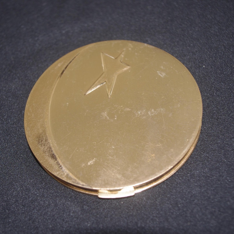 Unusual Powder Compact - Etsy