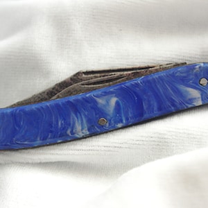 Vintage Pocket Knife: &quot;Made in U.S.A.&quot; Marbled Blue & White Catalin Handle, 2 Blades