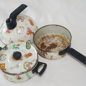 Vintage Tin Dishes / Cookware: Lithographed, Food on White, 1960s, 4 Pieces