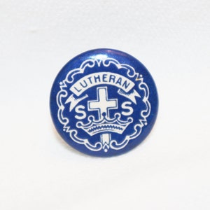 Vintage Pin / Pinback / Lapel Button: &quot;Lutheran S. S&quot; Sunday School, Blue & White 3/4&quot; 1940s