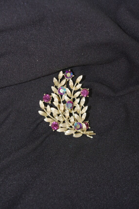 Vintage "Lisner" Brooch / Pin: Gold Leaves & Purpl