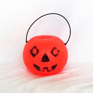 Vintage blaasvorm: kleinere Halloween-pompoen/Jack o&#39; Lantern, dun handvat, 5&quot; rond, diamanten ogen
