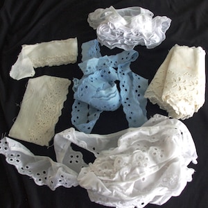 Vintage Ösenborte Grab Bag: 1960s-70s Baumwoll-Öse, weiß / hellblau / cremefarben