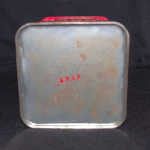 Vintage Cigar Tin: 1960's Hauptmann's Mild & Fragrant Square Cigar Tin image 7