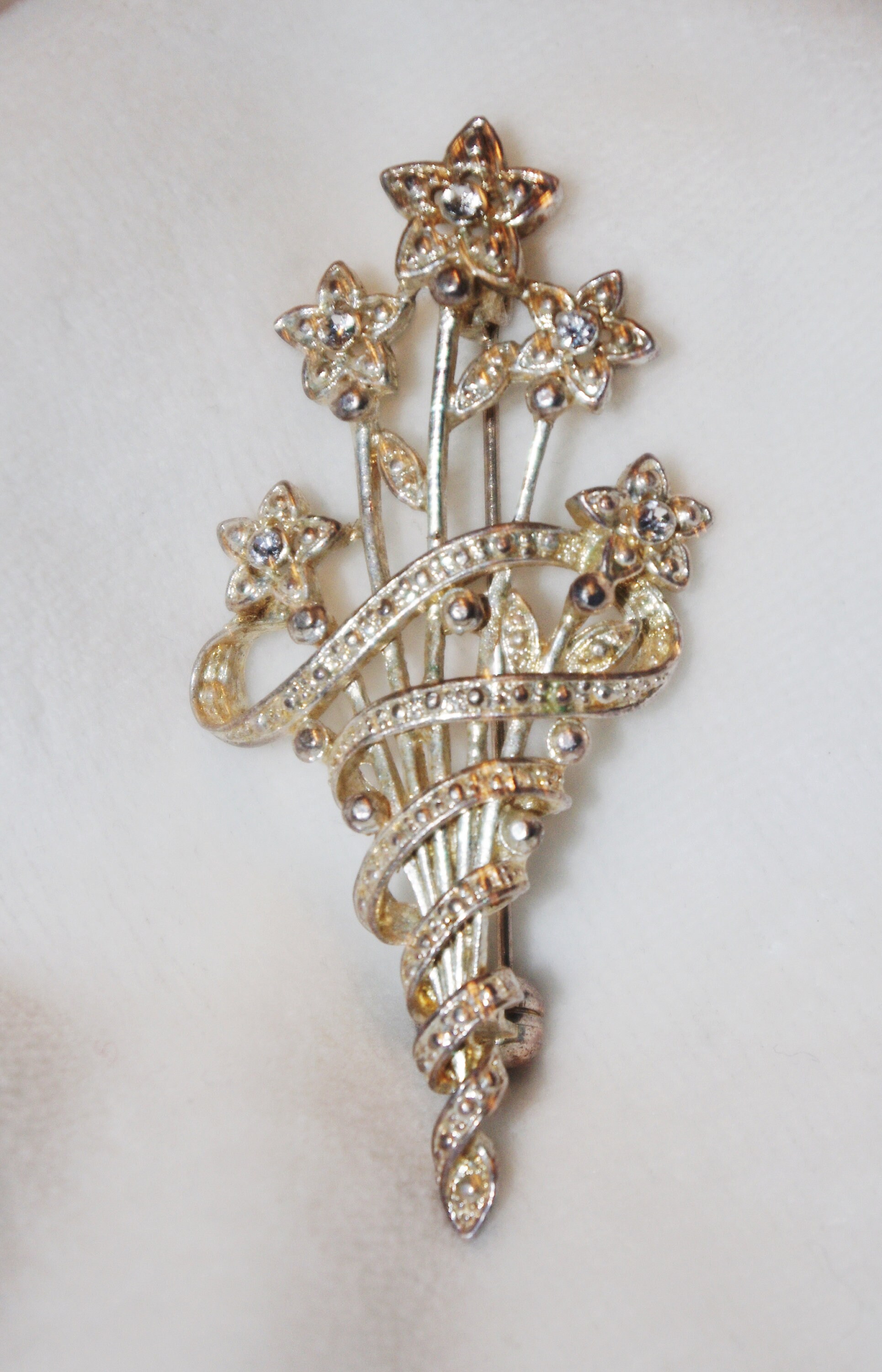 【Llife】BOTTON BROOCH Vintage Bell - Flower Brooch/Pin & Clip Earrings in Copper