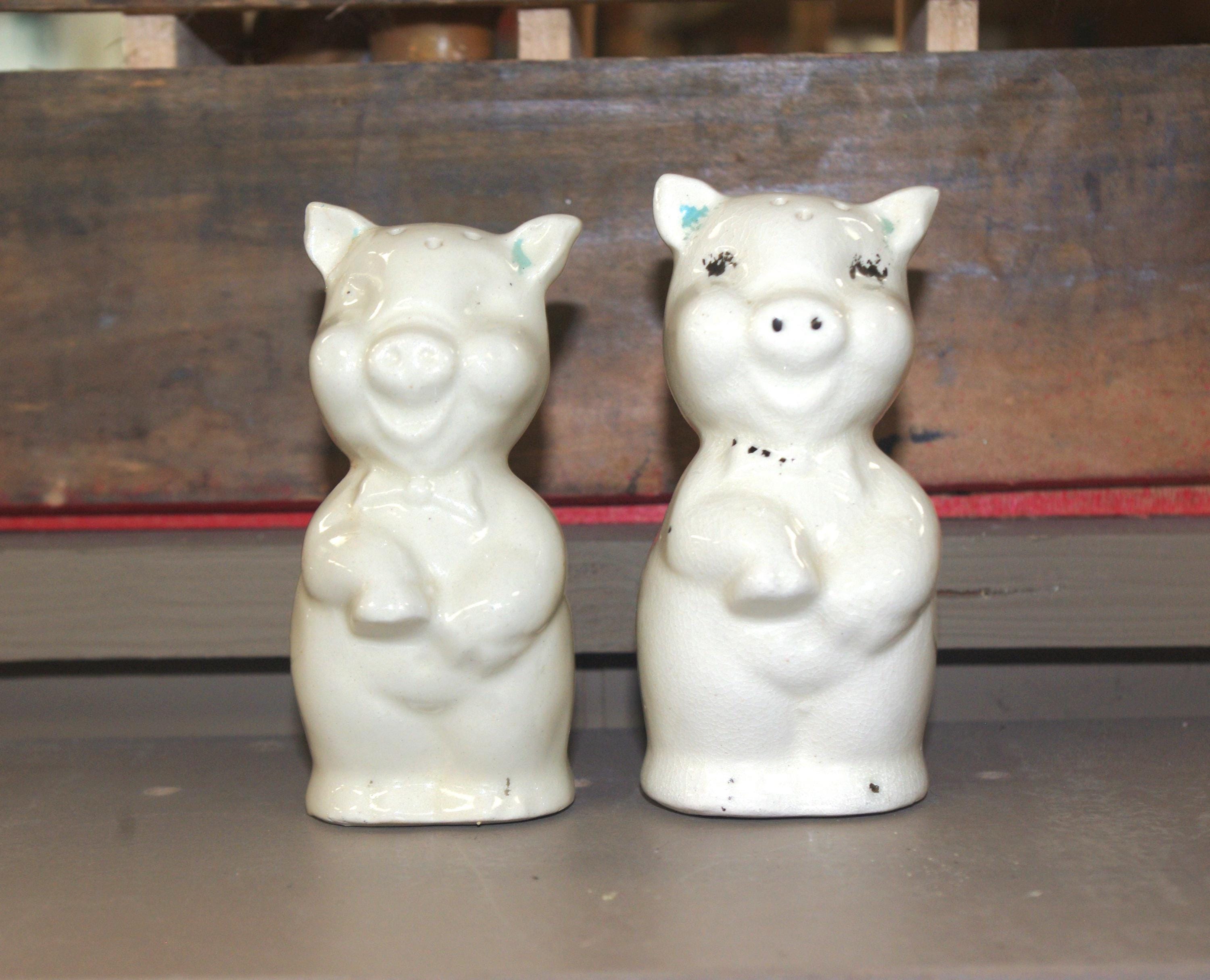 Vintage Salt & Pepper Set: Kitsch, Pigs Wearing Bow-ties