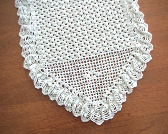 vintage crochet dresser scarf 1940s Vintage Hand Crochet Table Runner Dresser Scarf Ecru Color by  TheGatheringVintage on Etsy