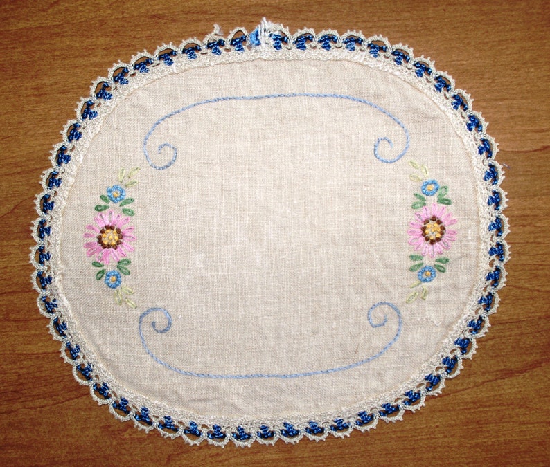 Vintage Dresser Scarf / Doily Set Beige Embroidered Southern Etsy