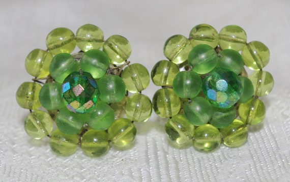 Boucles D'oreilles Clips Vintage – Perles Vertes, Métal Doré (laiton) – Occasion Bon état