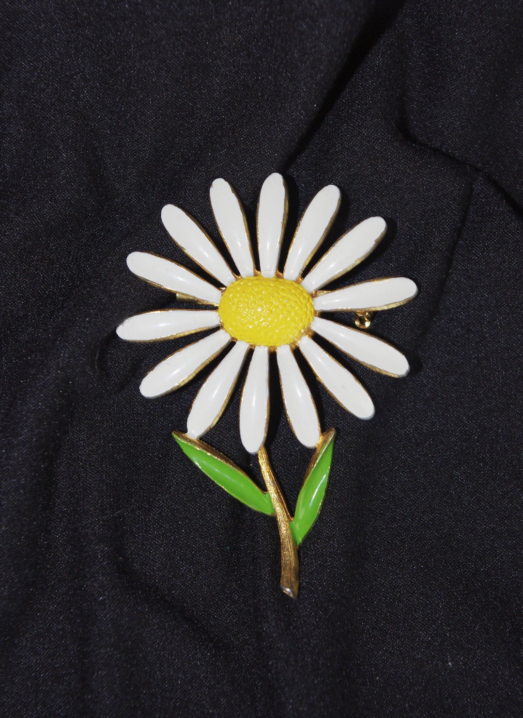 PH PandaHall 5 Styles Broches Abeille Marguerite 5pcs Épingles De Sûreté Broches En Alliage Émaillé Pull Châle Clips Pour Vêtements Robe Décoration Accessoires Fête De Mariage Femmes Dorées