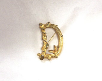 Vintage broche / pin: Sarah Coventry Gold Vine / Leaves "Bamboo Twig" Initial "D"