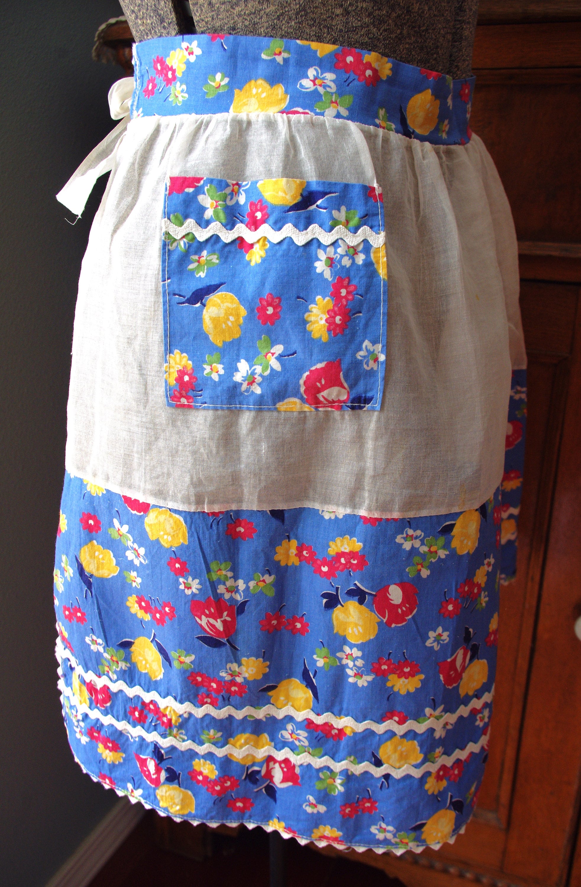 50s ヴィンテージ エプロン 1950年代のヴィンテージハーフエプロン：ハンドメイドのローン