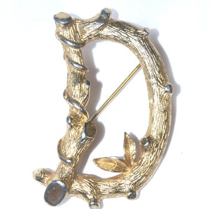 Vintage broche / pin: Sarah Coventry Gold Vine / Leaves Bamboo Twig Initial D afbeelding 2