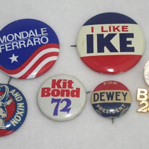 CHOICE - Spilla per campagna politica / Pulsante Pin Back: Dewey, Eisenhower / Nixon, Bond, Mondale / Ferraro, Bond, Bush 1940-2004
