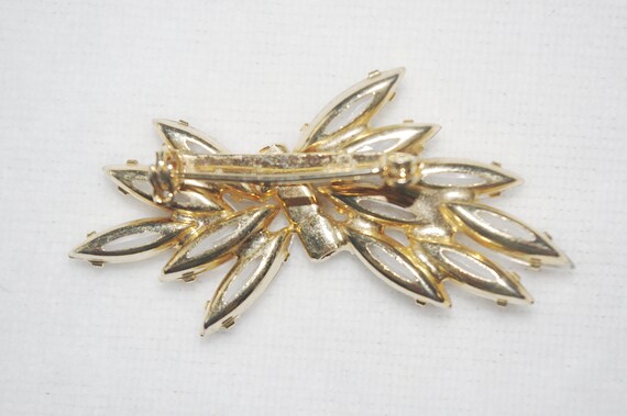 Vintage Brooch / Pin: Clear Navette Spray w/ Cent… - image 2