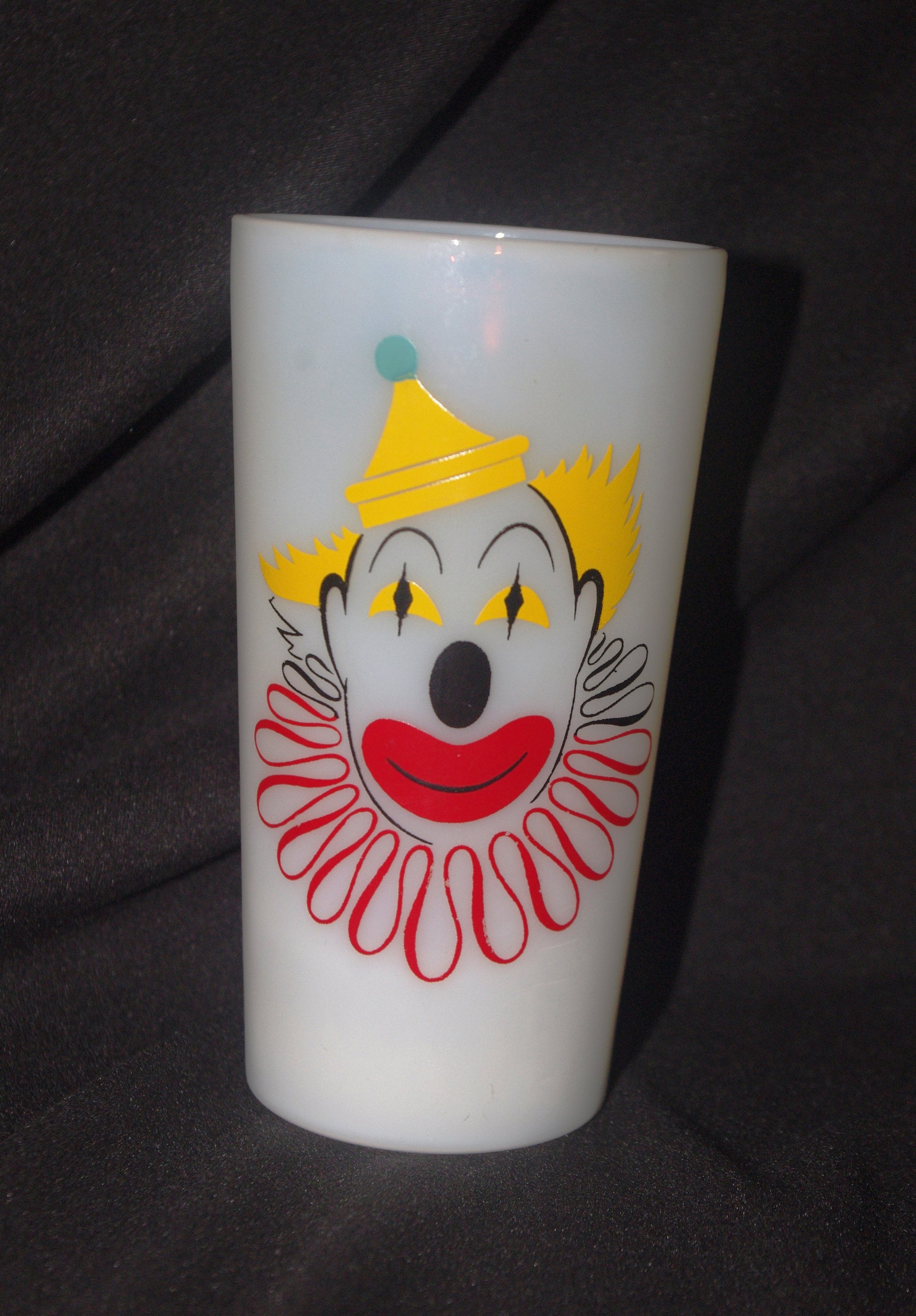 Vintage Hazel Atlas Milk Glass / Tumbler: Clown W/ Red Ruff, 1950s
