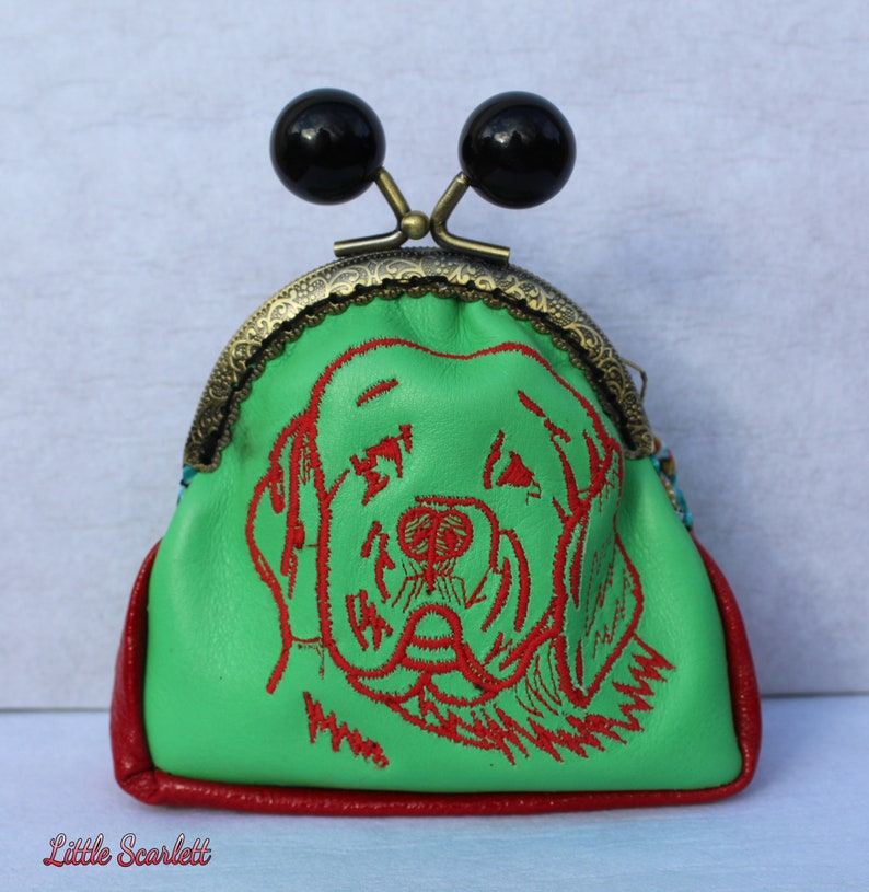 Porte monnaie rétro en cuir vert et rouge, broderie chien image 2