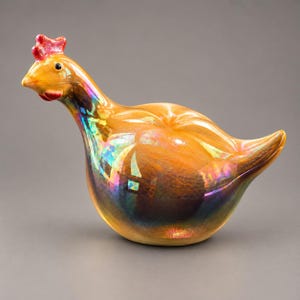 ヴィンテージサイン入り虹色セラミック製ニワトリの置物、ラスター釉薬仕上げ、6インチ