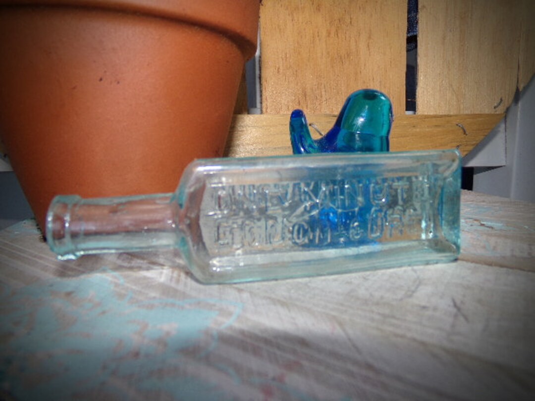 Vintage Chicago Medicine Bottle / 1890s Chicago Bottle / 100 Year Old Cough Syrub / Dr. Dewitt